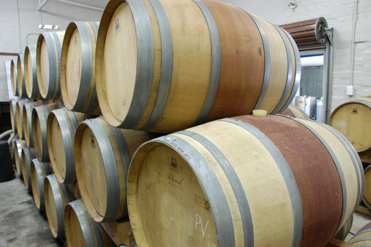 Just a reminder that our tasting room is open today from 10:am to 2 pm. Come join us for a tasting of our boutique wines and great views of the vineyards🙂🍇
#deuxfrereswines #stellenboschwineroute