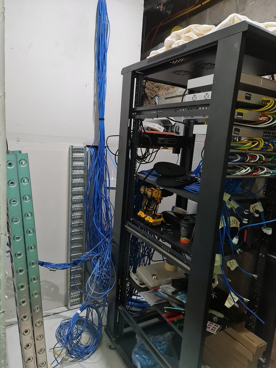 linuxminx's tweet photo. In my element recabling someone else mess
Hold my beer
I got this!
#cabling #networking #structuredcabling #spaghettimonster #infrastructure #techchick https://t.co/EASQKKbUlF