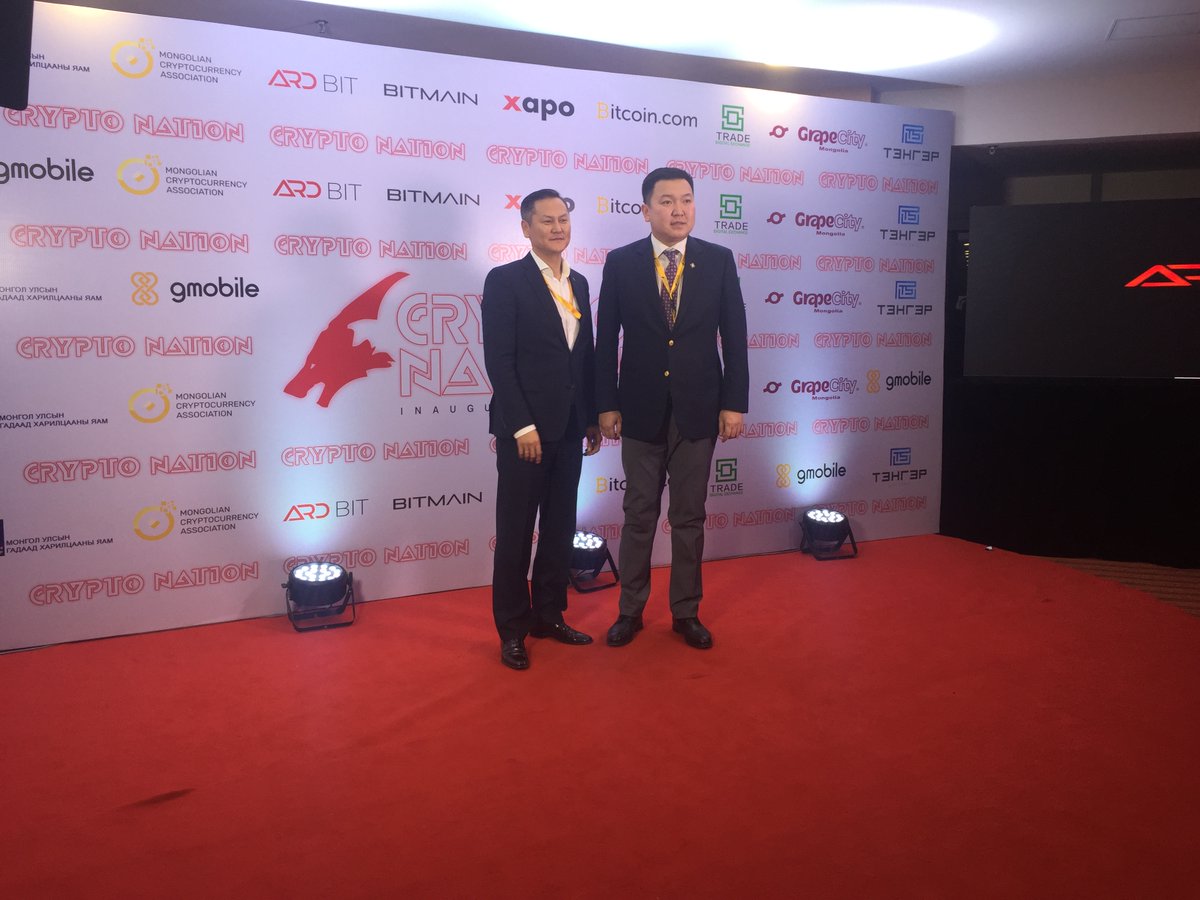 Энэ хоёр залууг хүндэлдэг шүү, зөв залуусаа бид дэмжих хэрэгтэй