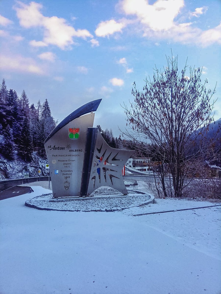 StantonReview's tweet photo. Guten Morgen aus #stantonamarlberg 🥶🏔
📷 IG @ sabi.falch
#arlberg #austria #snowcovered #winterliebe #winterlove #inTirol #nozawaonsen #schlanders #bestofthealps https://t.co/lzJydre3ZU