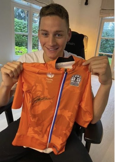 Sterrenfietsen (@sterrenfietsen) on Twitter photo Heb je al geboden op dit shirt van <a href="/mathieuvdpoel/">Mathieu Van der Poel</a>? Opbrengst gaat naar het Hersentumorfonds. catawiki.com/nl/a/568675-st… Heb je al geboden op dit shirt van <a href="/mathieuvdpoel/">Mathieu Van der Poel</a>? Opbrengst gaat naar het Hersentumorfonds. catawiki.com/nl/a/568675-st…