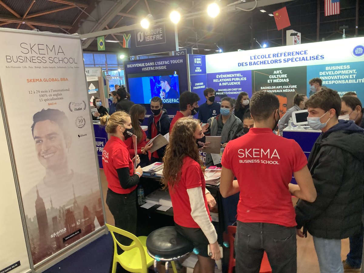Du monde sur le stand G7 ⁦<a href="/SKEMA_BS/">SKEMA Business School</a>⁩ au salon ⁦<a href="/letudiant/">l'Etudiant</a>⁩ pour cette 2e journée de salon ⁦<a href="/Exponantes/">Exponantes Le Parc</a>⁩ les teams ⁦@SKEMA_BBA⁩ ⁦@SKEMA_ESDHEM⁩ ⁦@SKEMA_PGE⁩ + qu’en forme 💪🏼! On vous attend jusqu’à 18h 🕕 😁