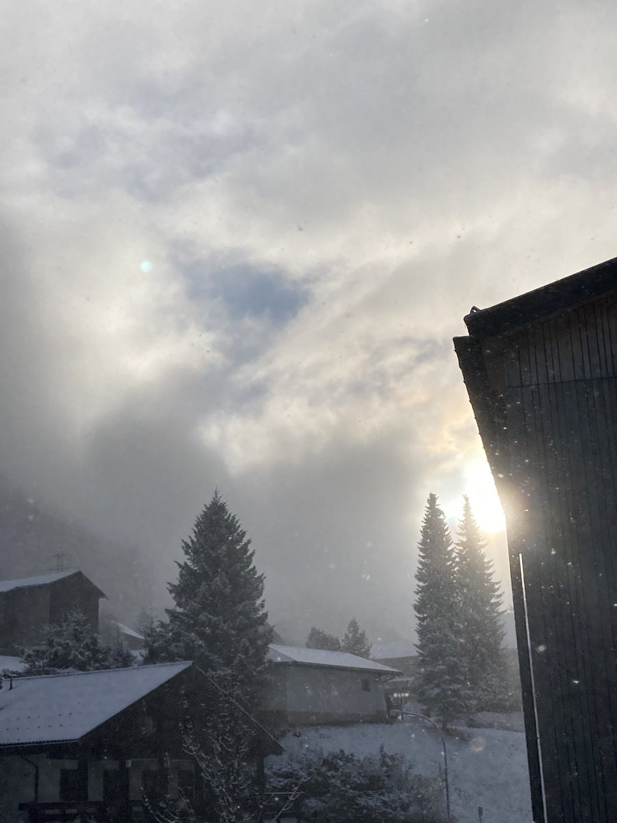 FranziMaetzel's tweet photo. Happy weekend!!! #mountainlife #snow #sun #trees #weekend #nofilter #montafon #gorgeous #beautiful #goodmorning #haveaniceday #nature #loveit #homesweethome #beautifulnature #vibes #sky #enjoy #relax #havefun #weather #meinmontafon https://t.co/R45xzQx9dU