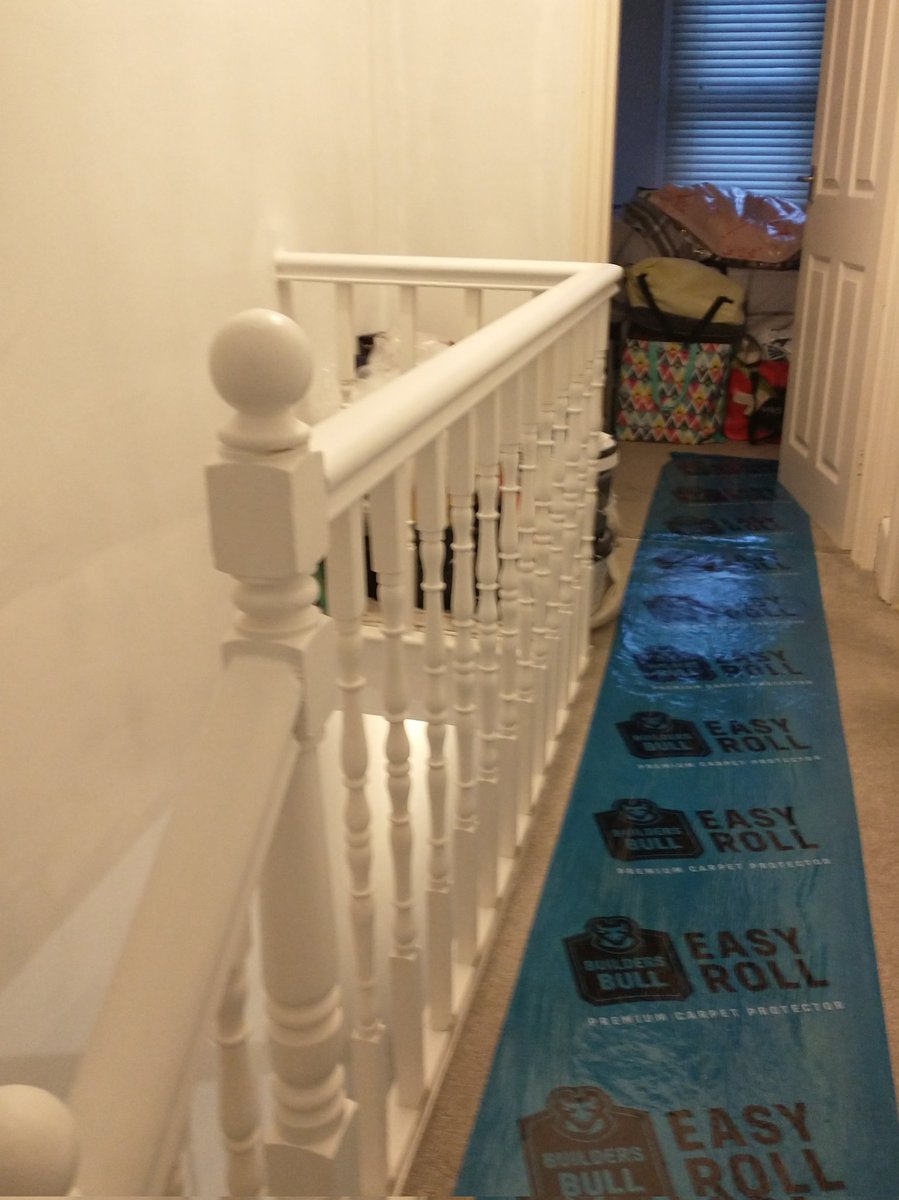 wdrpaint's tweet photo. Just #onecoat on the spindles @BenjaminMooreUK Scuff X, (three on the rail :1 Stix, 1 Haftprimer and x1 ScF X) and looks good already 🤓 https://t.co/HXknpIn1sK