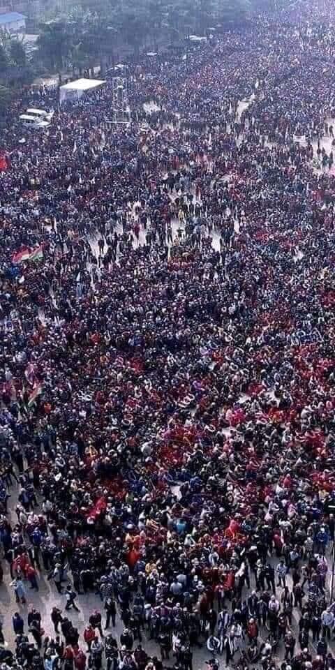 एउडो फेरि थप्न मुन लायो......  ओल्बाको कुरा छोडौ झापामा आएर प्रचण्ड दाजुले यो जमातको १% पनि बेरोजगारीहरु भेला पारेको हुन्थे भने कम्तीमा म चै सुसाइड हान्दिन्थे होला अलि कडै भएछ कि क्या हो 😂😋