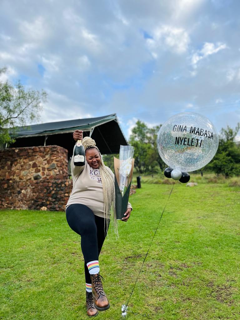 GinaMabasa's tweet photo. Gina Mabasa - Nyeleti
#futureisme #nyeleti #ginamabasaeverybaaaaadddy #pearlthusi #NSFAS https://t.co/2hPzkrKzQE