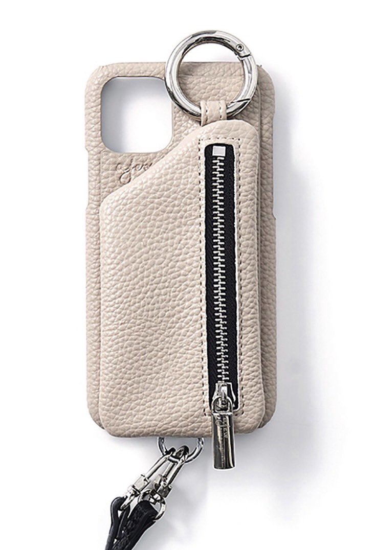 royalflashumeda's tweet photo. 「ajew」
爆発的なヒットを出してるAjewのiphoneケース。

遂にiPhone13シリーズの入荷です。

当店ではiPhone13、iPhone13PRO、iPhone13miniの型で写真の計4色が入荷しています。

Webでも予約完売している商品なのでお早めに😊

#ajew #iPhone13 #iPhoneケース https://t.co/kqm6ewgT2W
