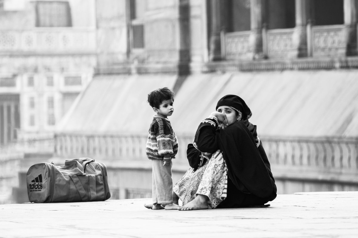<a href="/mojoheadsnft/">MojoHeads NFT ✨</a> <a href="/opensea/">OpenSea</a> The kid looked fatigued after such a lengthy wait in front of Delhi's Jama Masjid. I approached the youngster after taking the picture and handed him my water bottle. He was thrilled and so was his mother. 

1/1 <a href="/opensea/">OpenSea</a> 0.15 ETH 

opensea.io/assets/0x495f9…