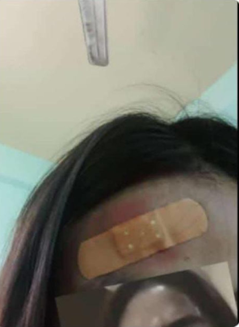 letmesay17's tweet photo. the respectable and honorable male police officer knocked an unarmed female student on her head and just got away with it. HE SLEPT PEACEFULLY LAST NIGHT
#Nagaland
#Nagalanduniversity #StudentsAgainstNUOfflineExam https://t.co/PhPRAniTzn
