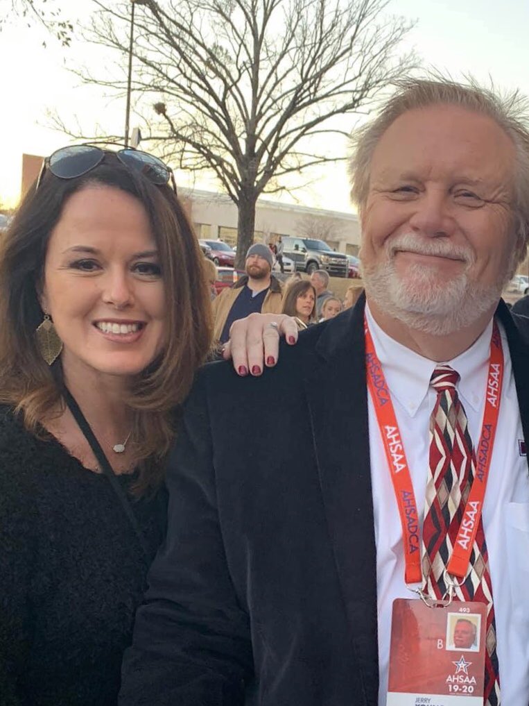 JerryYoungFB's tweet photo. Now moving on with my list of people I want to thank who have helped make Warrior Nation Network the best in America! @DonnetteHLogan is a professional! But more than that she’s my friend who I love working with every week! Thank you Donnette for making WNN great! #5DaysOfThanks https://t.co/8yf2hAqKsq