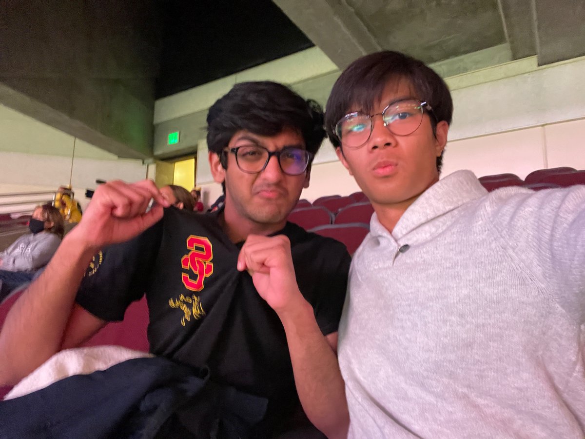 ohong87's tweet photo. #uscselfie https://t.co/Lj1phhtKSe