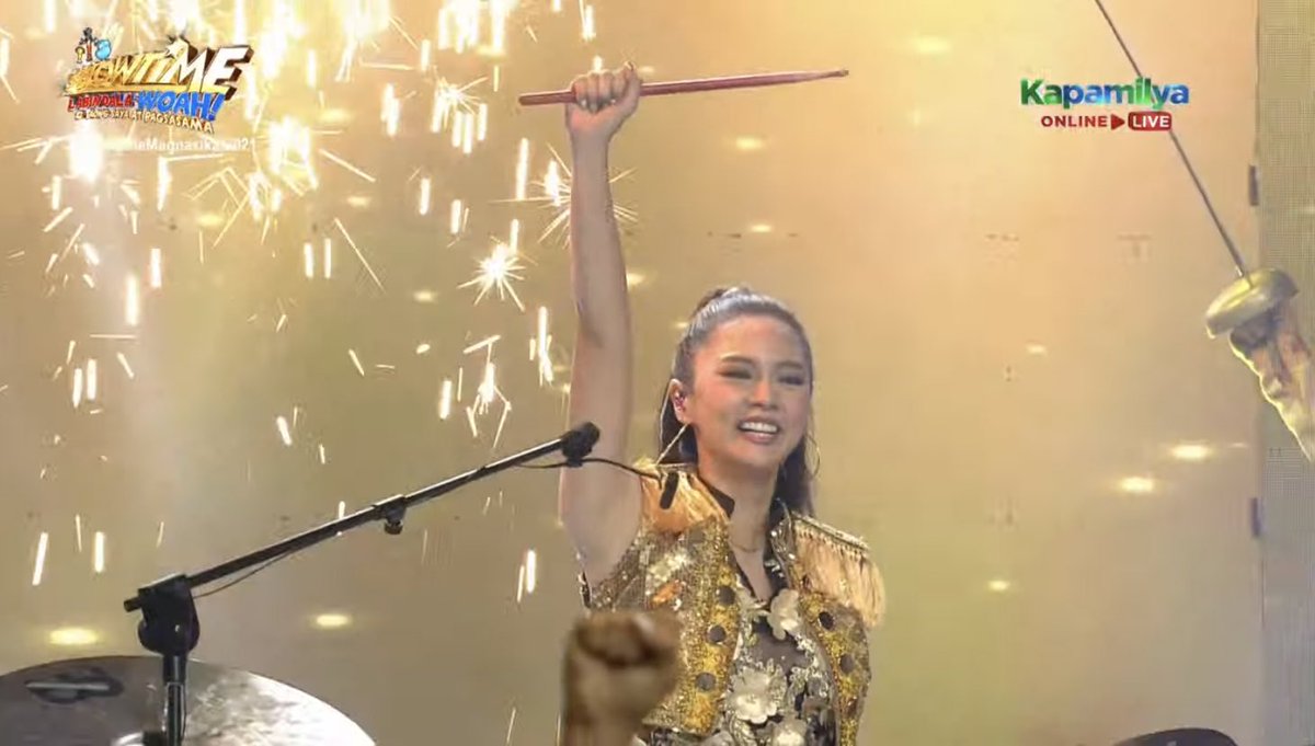 Reyn892's tweet photo. Kim Chiu for the win
TeamKAK ForTheWomen
#ShowtimeMagpasikat2021 https://t.co/Tz8YM504RC