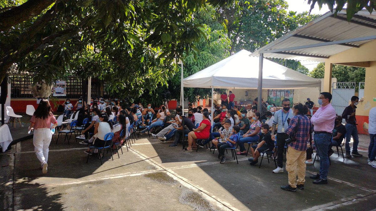 darghex's tweet photo. Hoy recorrimos #Ibague #ElEspinal y #ElGuamo con @CarmenLigiaV y @alinerodecambil anunciado los primeros #100CentrosDigitales operativos y @CompuParaEducar para el #Tolima | La tecnología y la conectividad un aliado para impulsar el desarrollo de las comunidades @Nicolas_TorresB https://t.co/JHKDZjpx4M