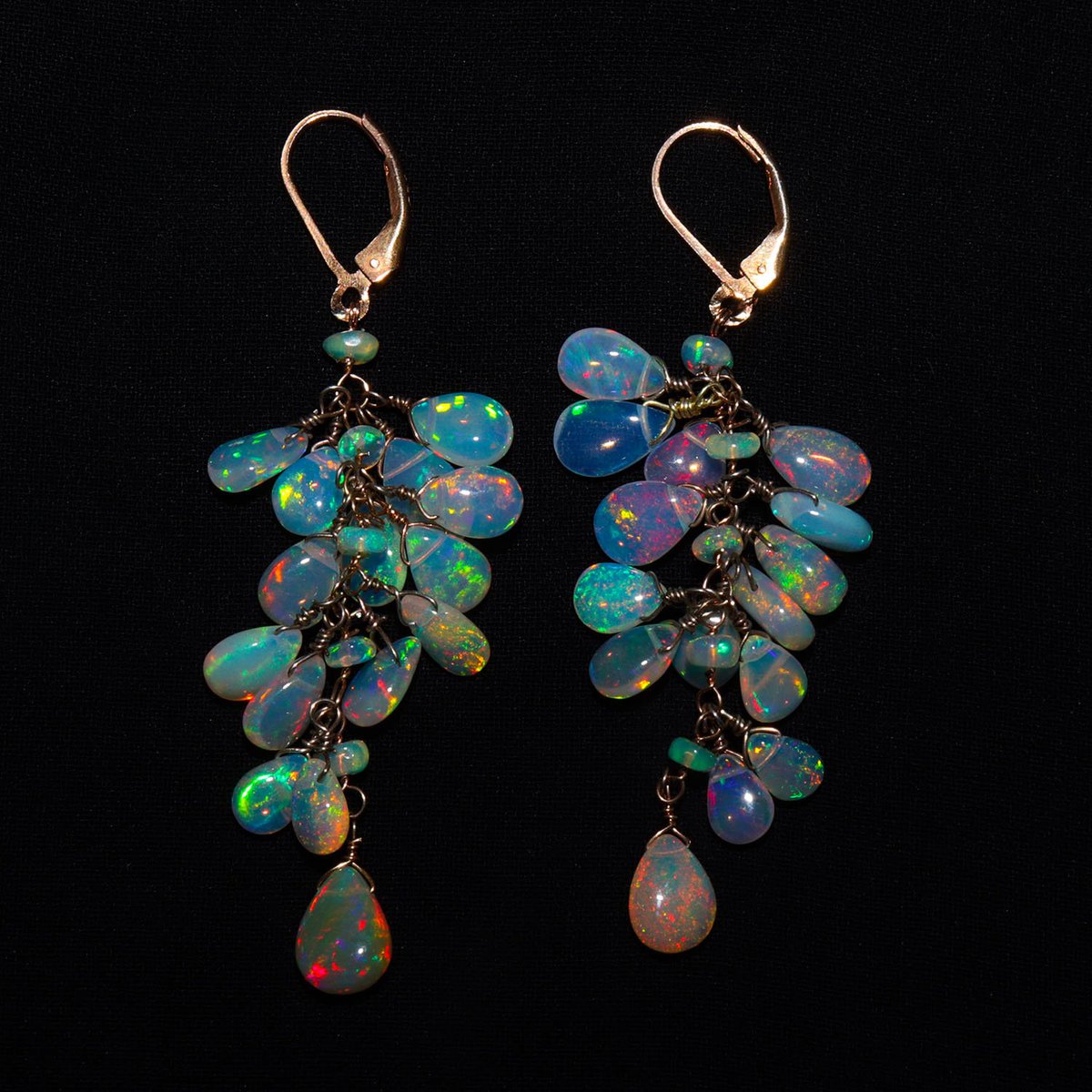 Thanks for the kind words! ★★★★★ "Très jolies boucles. Bien finies avec de jolis feus. Très contente" Isabelle etsy.me/3FQKGht #etsy #bridalshower #rainbow #opal #women #yes #stone #earlobe #opaljewellery #opaljewelry