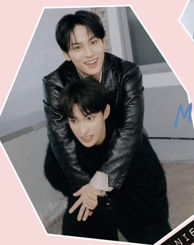 #MINGYU #민규 #세븐틴 #SEVENTEEN <a href="/pledis_17/">세븐틴(SEVENTEEN)</a> 

with <a href="/dokyeomhour/">CLOSED</a>