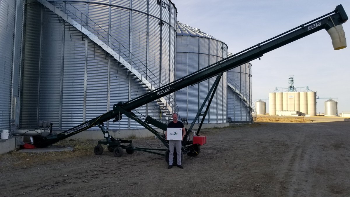 Thanks Mike at Ram Cattle for the great pic of your Grainmaxx UTX44. Enjoy the curling with some treats and swag from <a href="/AgGrowthIntl/">AGI</a>  #Trials2021