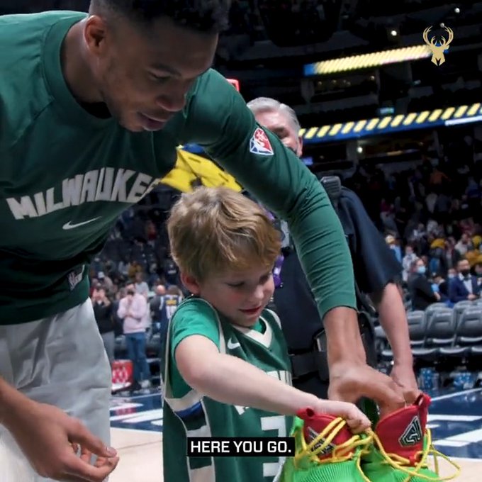 Giannis Antetokounmpo on X: Milwaukee, thank you for all the love on my  birthday!!!!!! Let's keep this going 💪🏾💪🏾🕺🏾🎉   / X