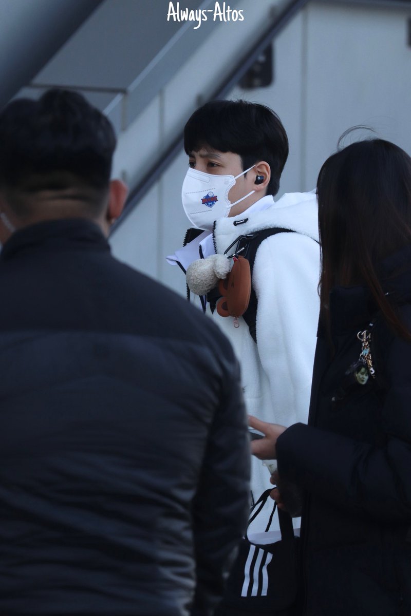 ibk_supp0rt's tweet photo. 𝐀𝐥𝐰𝐚𝐲𝐬-𝐀𝐥𝐭𝐨𝐬 𝟐𝟏𝟏𝟏𝟐𝟕

우리 선수들 출근 완료💙 
추운 날씨도 알토스와 함께라면
이겨 낼 수 있어💪🔥

오늘도 화이팅💙

홈 경기 𝐃-𝐃𝐀𝐘 https://t.co/tGujjYFR4V