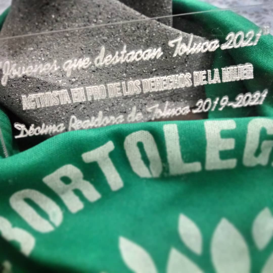 PalomaCruzMonro's tweet photo. Premio municipal, Presea por la Defensa de la Mujer 💜✨🙏🏻
Feliz y agradecida por esta alta consideración @MarletRodea y @TolucaGob 

Que nunca se dude hasta dónde puede llegar la juventud, aquella que en estos momentos se encuentra construyendo un mejor municipio, estado y país. https://t.co/a91YEQqxrf