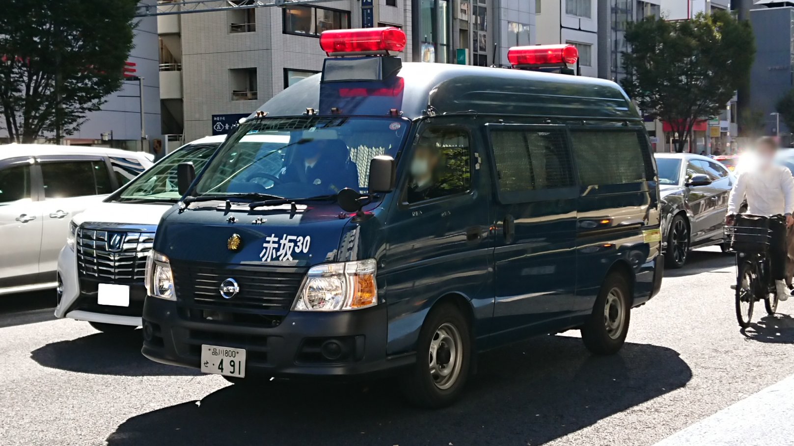❣️製作中❣️ コールサイン機捜213　事故処理車　4台　キャラバン　警視庁 コンビニ事件発生!!警視庁鑑識 機動捜査隊 活動現場!!Japanese