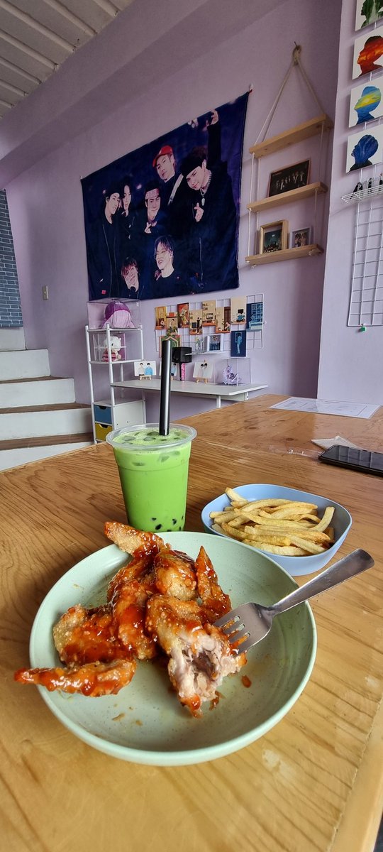 YoonJinnie85's tweet photo. Spring Day Cafe @SpringDay0412 will be officially open tomorrow.

Everyday except Tuesdays
10am-8pm

Open for dine-in, take-out and delivery.

Loc: Right across Jollibee Camarin Kiko

Hope to see you!~ 💜 https://t.co/aRV95WZ5hu