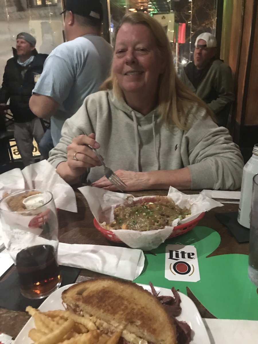 martdog88's tweet photo. Dear @KarenBeamish2,
           
         We love you very much. There’s no need to fight anymore. Tomorrow you can finally rest. Thank you for the love you gave me, the life lessons you taught me and for the ability to love unconditionally. ❤️❤️❤️ https://t.co/BIOBbGU2zt