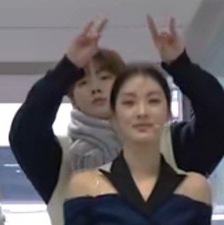 ddanabi's tweet photo. AHHHHH fantagio twins youve come so far(and became so tall)!!!!!!!!!! 😭😭 #루시 #윤산하 https://t.co/sJyGPomm2F