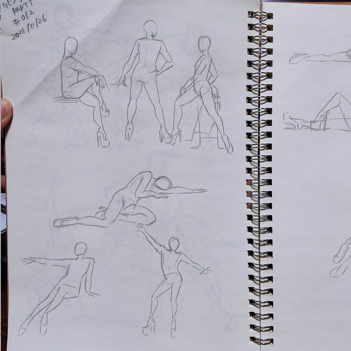最近仕事初めの数十分の時間にGESDRAW PARTYの動画を見ながらジェスドロ練習してます。 https://t.co/PxPUu9QHrF