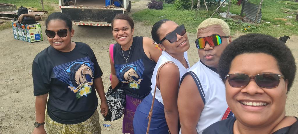 LuluNOTLusi's tweet photo. On the road with my @HakwaGang fam for #Project5 😊😊

Thank you Lord for your provisions and guidance..🙏🏽🙏🏽🙏🏽

#HakwaGang #JuMataGaJuYalo #JuMataJuQata #Bemana #Navosa #Nadroga #Sigatoka 🐎🐎🐎🐎 https://t.co/Fg10vgUPqU