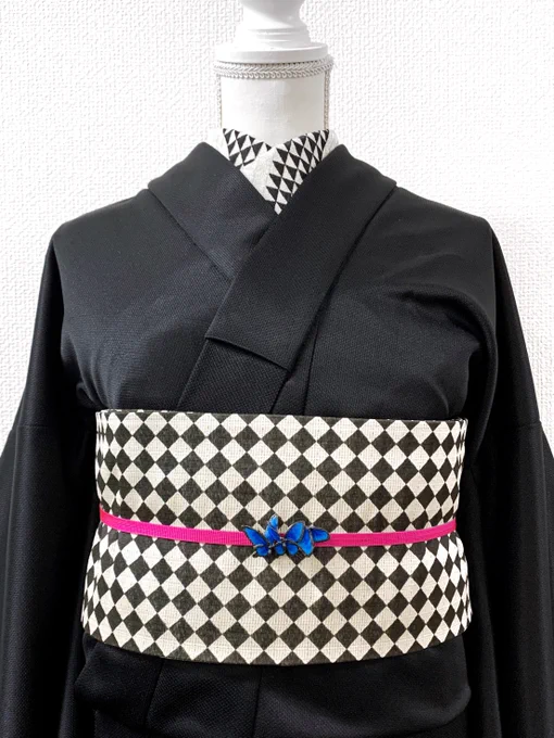 フォロワー!!!!前に言ってた俺の店オリジナルカスタマイズの着物出来たから見て!!!!!!!
クソほど着てクソ程洗えるよ!なんてったってジャージだからね!!!!!
超着やすい!!!(まさに今着てる) 