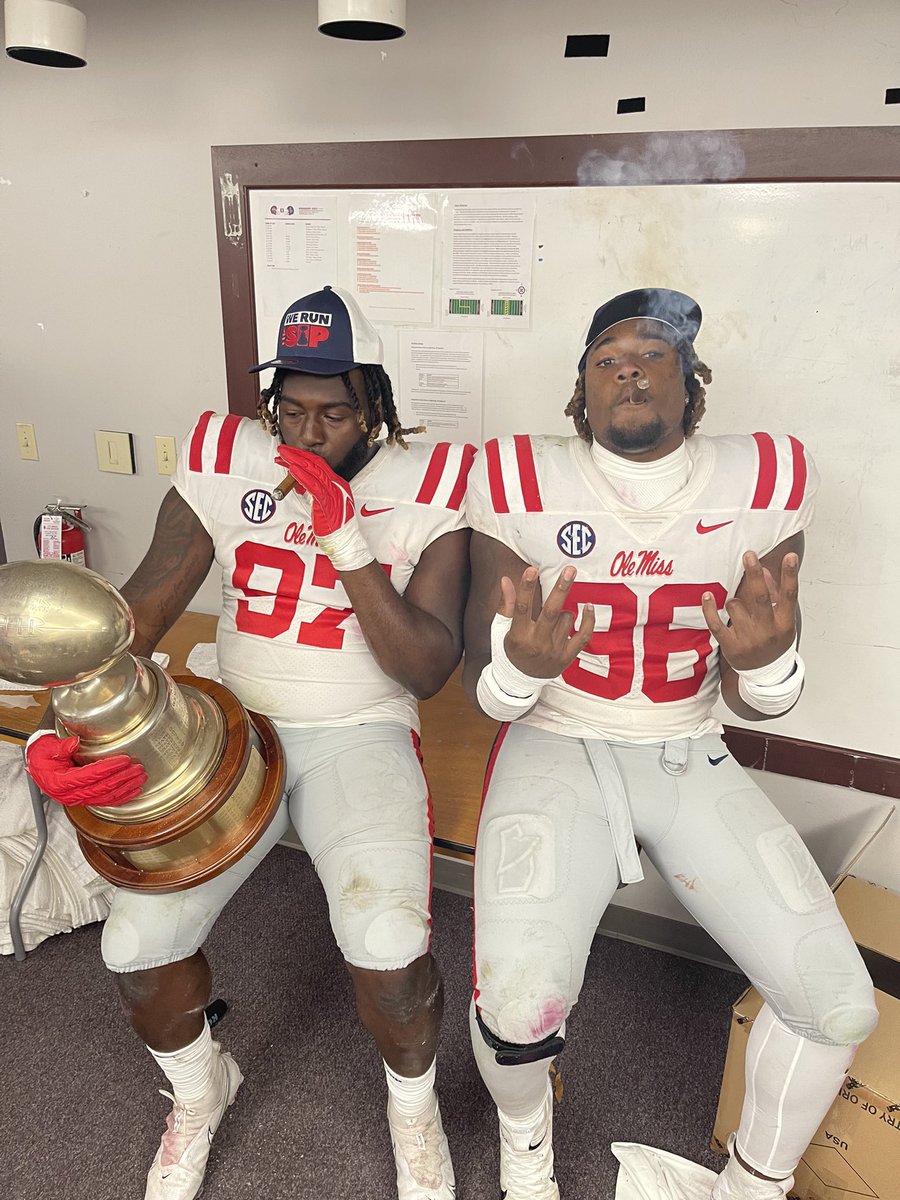 Ballout_23's tweet photo. 777$> Thankful!👺#EggBowl https://t.co/rGAqHrzAsD