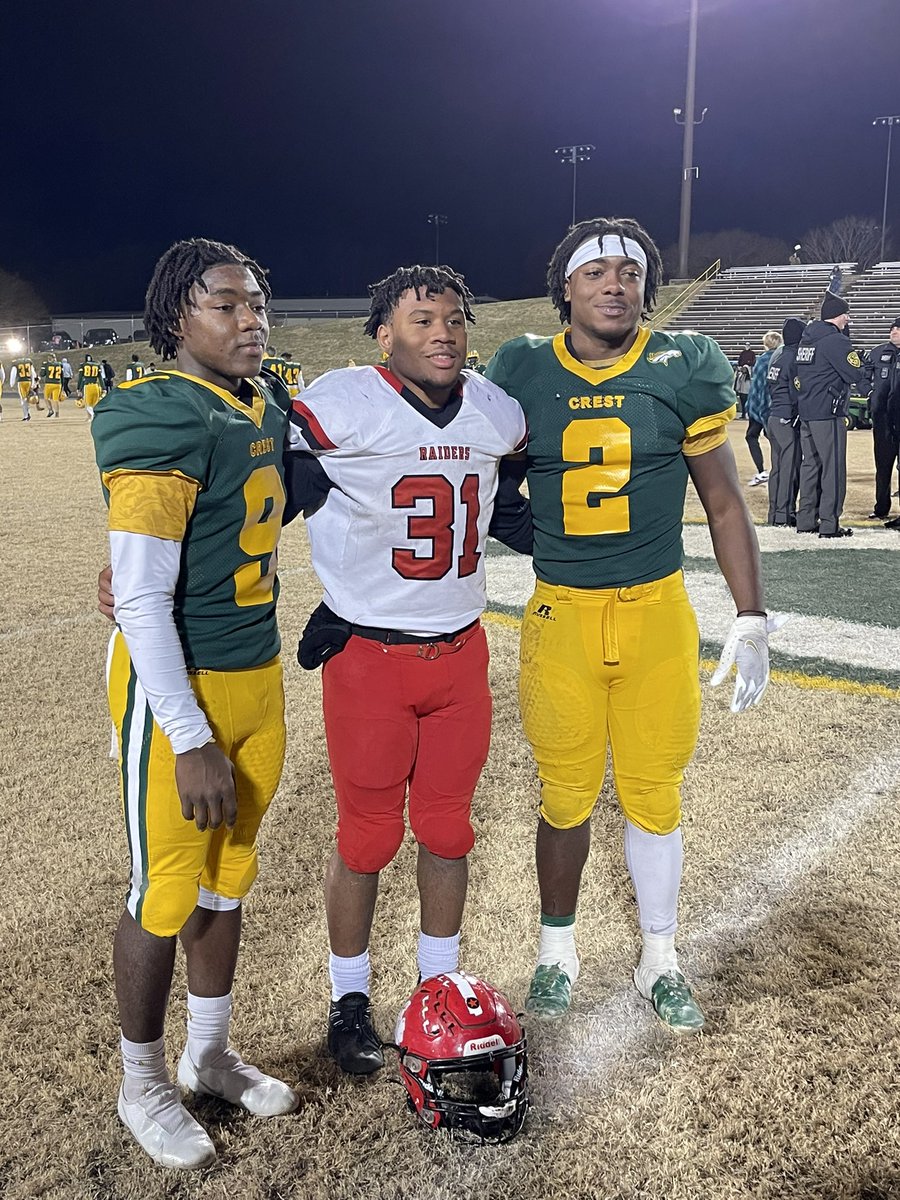TheRileys18's tweet photo. @TysonRiley6 Awesome game son! Follow God, keep doing you, uplift other and everything will work out fine. Love you kid! Oh sorry I forgot to send you the pic, so Ill post one. We can all win! @JamaraAdams0902 @ShawnAdams1220 @superraider88 @gridironcc https://t.co/nZQQsg3b3p