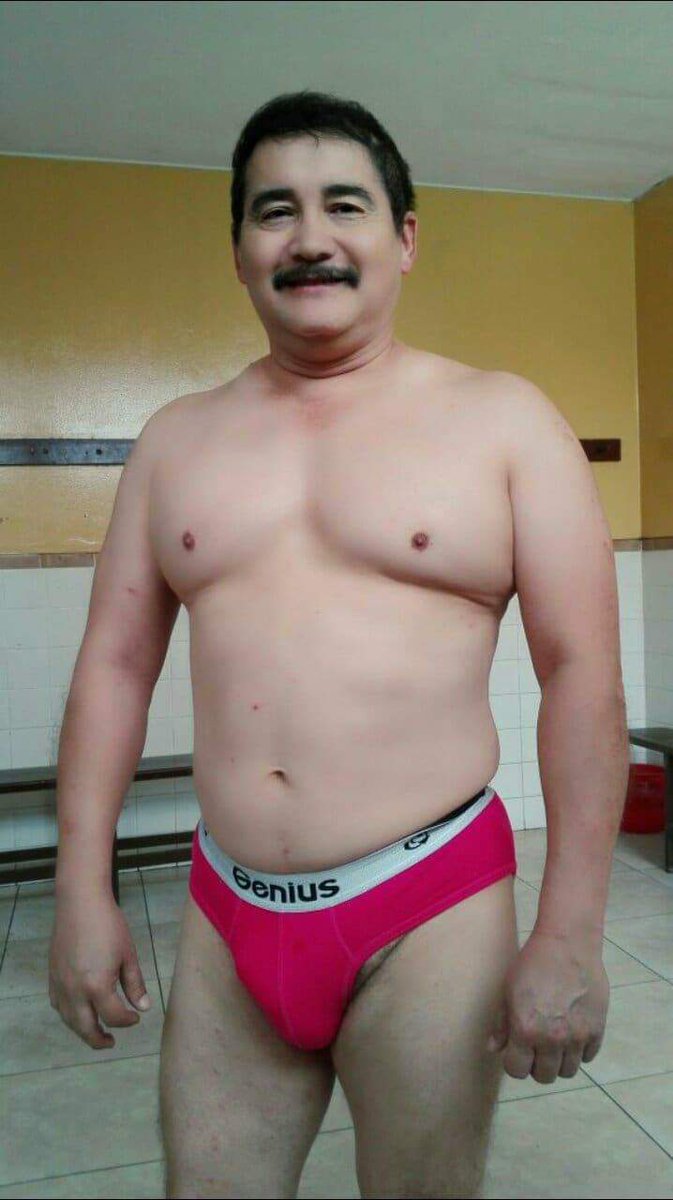 hombres maduros on X: Rico maduro y con esa trusa mas  t.coJfuDEbzrHD  X