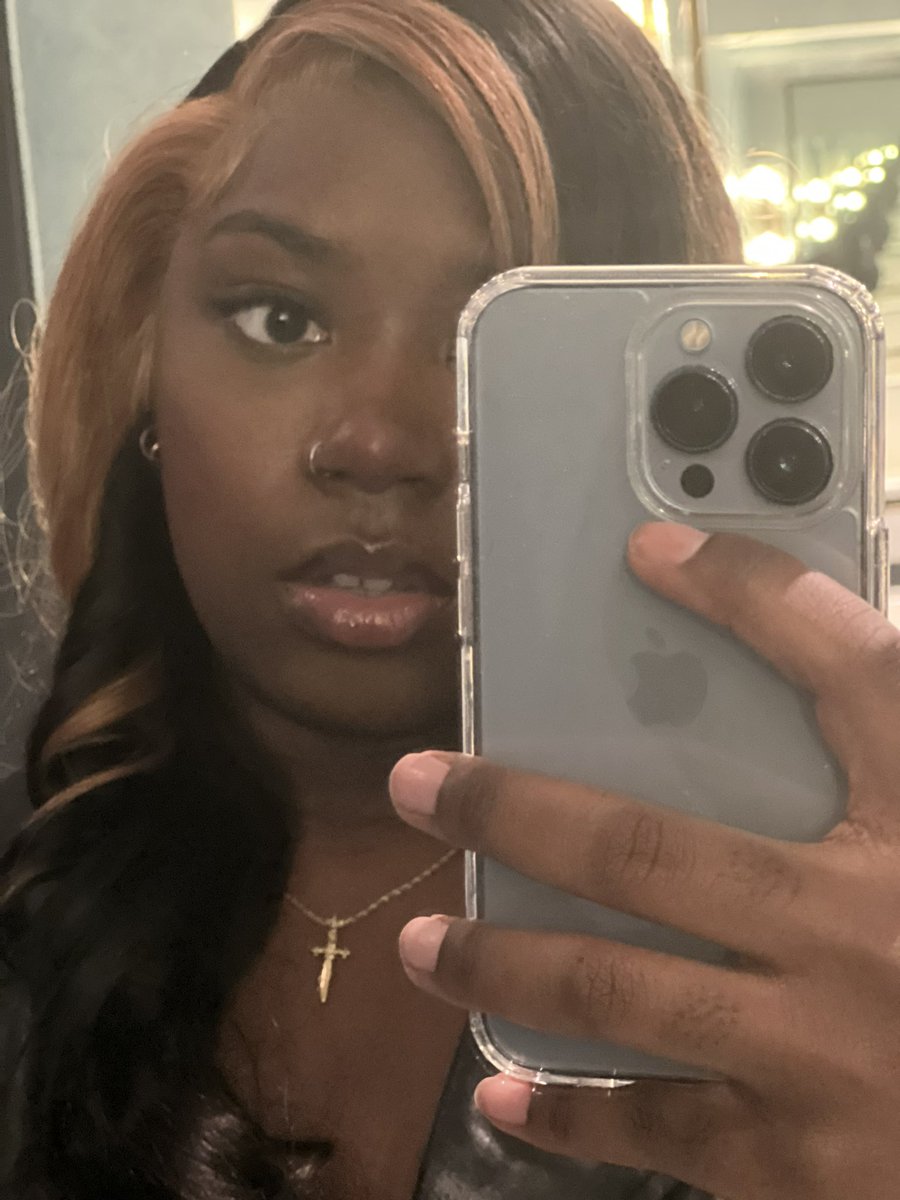 NicTheKid's tweet photo. Somebody please edit nails on these pictures please https://t.co/WYKpFcpfgK