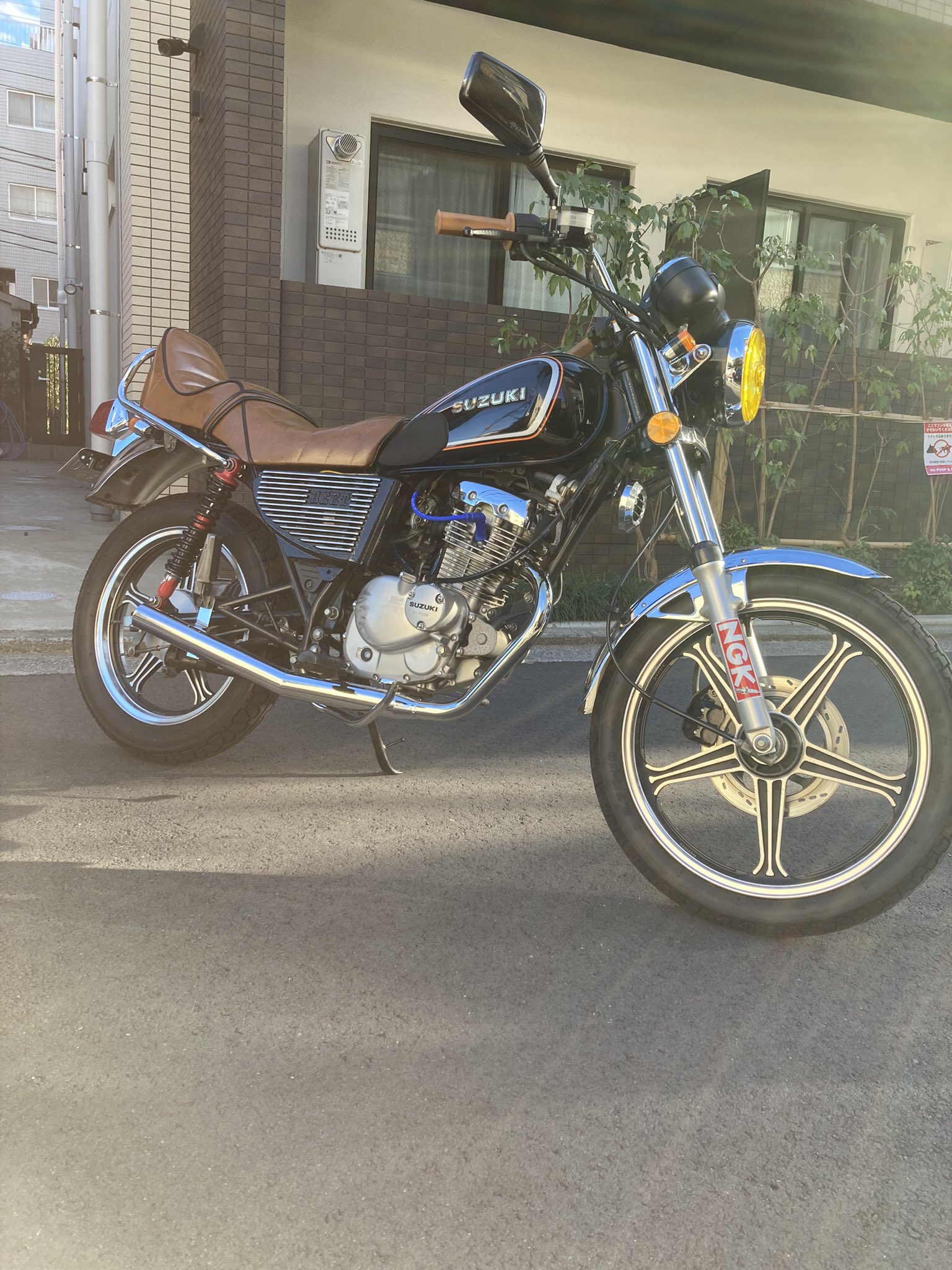 CB550 Four 向かい合っ チョビ3 三段 シート 旧車會 CB550 Four 向かい合っ チョビ3 三段 シート 旧車會