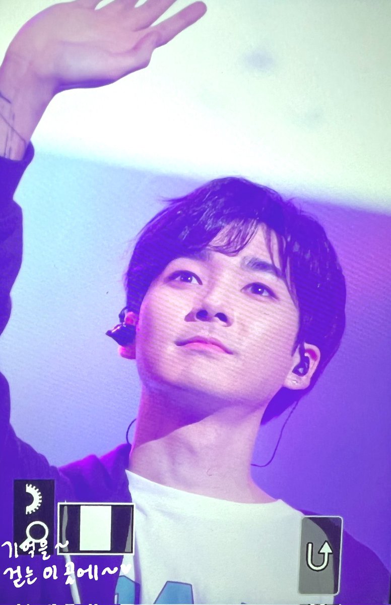 nuronmin521113's tweet photo. 이사이에 3년 있어요 https://t.co/pqIbrUf9NB