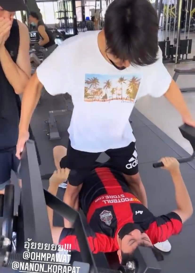 Wake up guyss!!Korapat with  personal trainer LoL <a href="/mynameisnanon/">NANON</a> <a href="/ohmpawatt/">Ohmpawat</a>