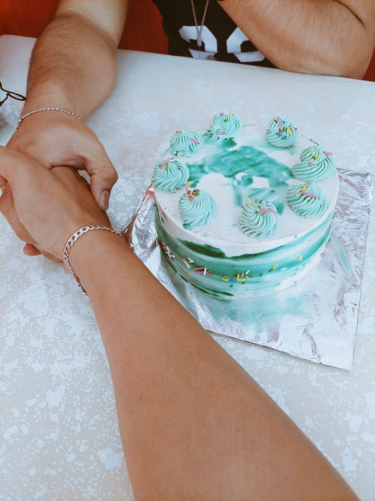 cabewen's tweet photo. Its been a month, pero parang laging unang araw. Lagi mo tatandaan, mahal na mahal kita at hindi yun magbabago. 

I just want to take this moment para pasalamatan ka sa pagiintindi sa ugali ko.🥰😍🥰

Hoping for more memories with you. I love you. 🥰😍🥰😍🥰 https://t.co/cf4VOcbf5z