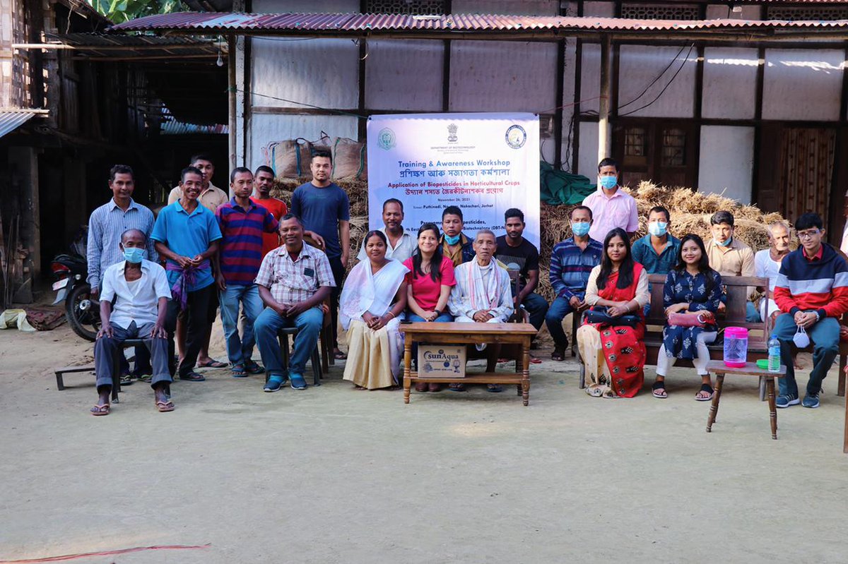 The villages at the foothills of Gabharu Parbat, Jorhat, were known for their horticultural production. Since the last couple of years, insect pests have frequented their fields even in winters. We organised a workshop on application of biopesticides funded by the DBT, GoI.