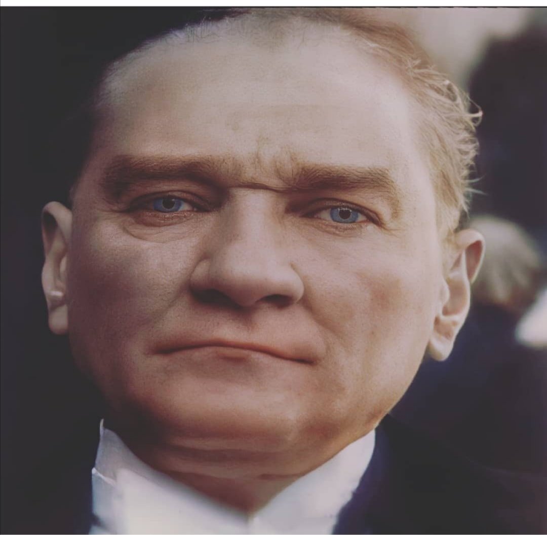 Bu sevda hiç bitmeyecek...
Sarı saçlım, mavi gözlüm....
❤️ #mustafakemalatatürk 💛🇹🇷