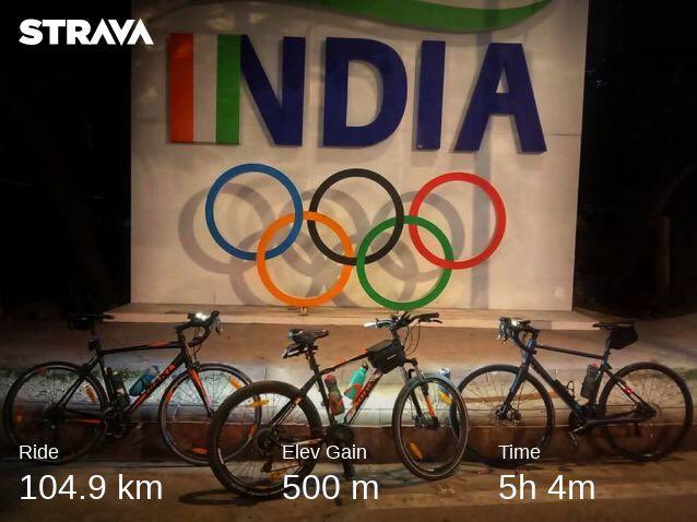 isnsharma's tweet photo. Winter ride @13 deg C, 
Noida Delhi Gurgaon &amp; back with yummy 🤤 #moolchand_paratha 

#cyclelove #cyclingforall #cyclist #gnwcc  ⁦@gnwccofficial⁩
https://t.co/9BB0GPkw0o https://t.co/yIXSHEdEcE