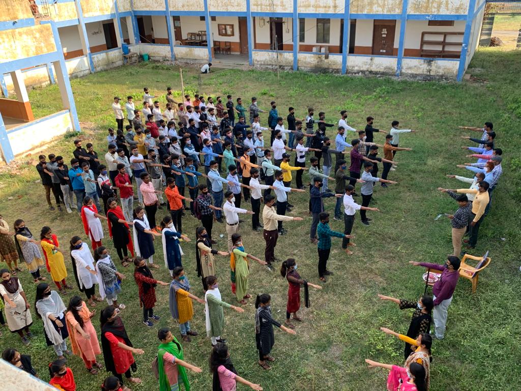 nsshcyuCG's tweet photo. हेमचंद यादव विश्वविद्यालय, दुर्ग राष्ट्रीय सेवा योजना इकाईयों द्वारा दिनाँक 26.11.2021 को संविधान दिवस मनाया गया। https://t.co/aVKiA9KjYT