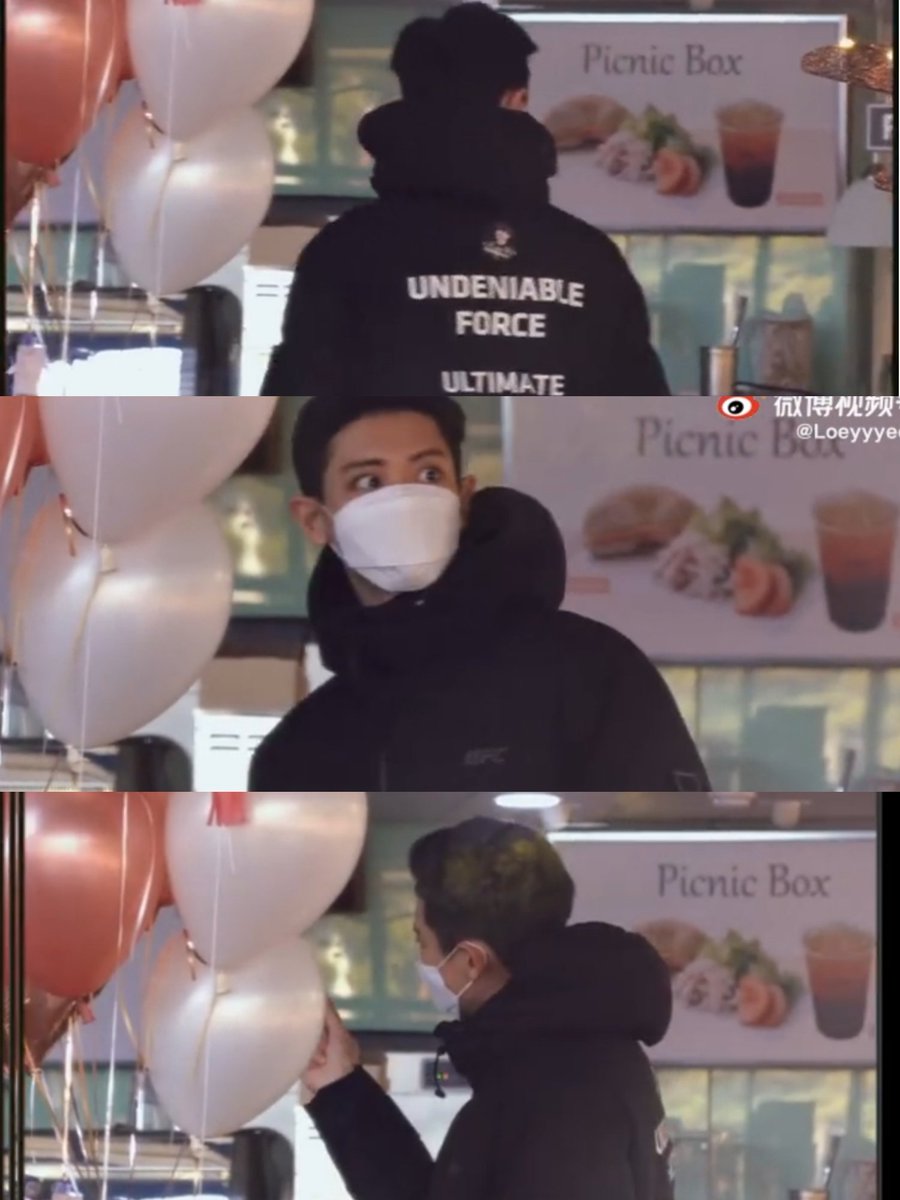 wushixunme's tweet photo. #CHANYEOL saw the gift they prepared for him and took picture 🥺❤ https://t.co/aksvhl1VbZ