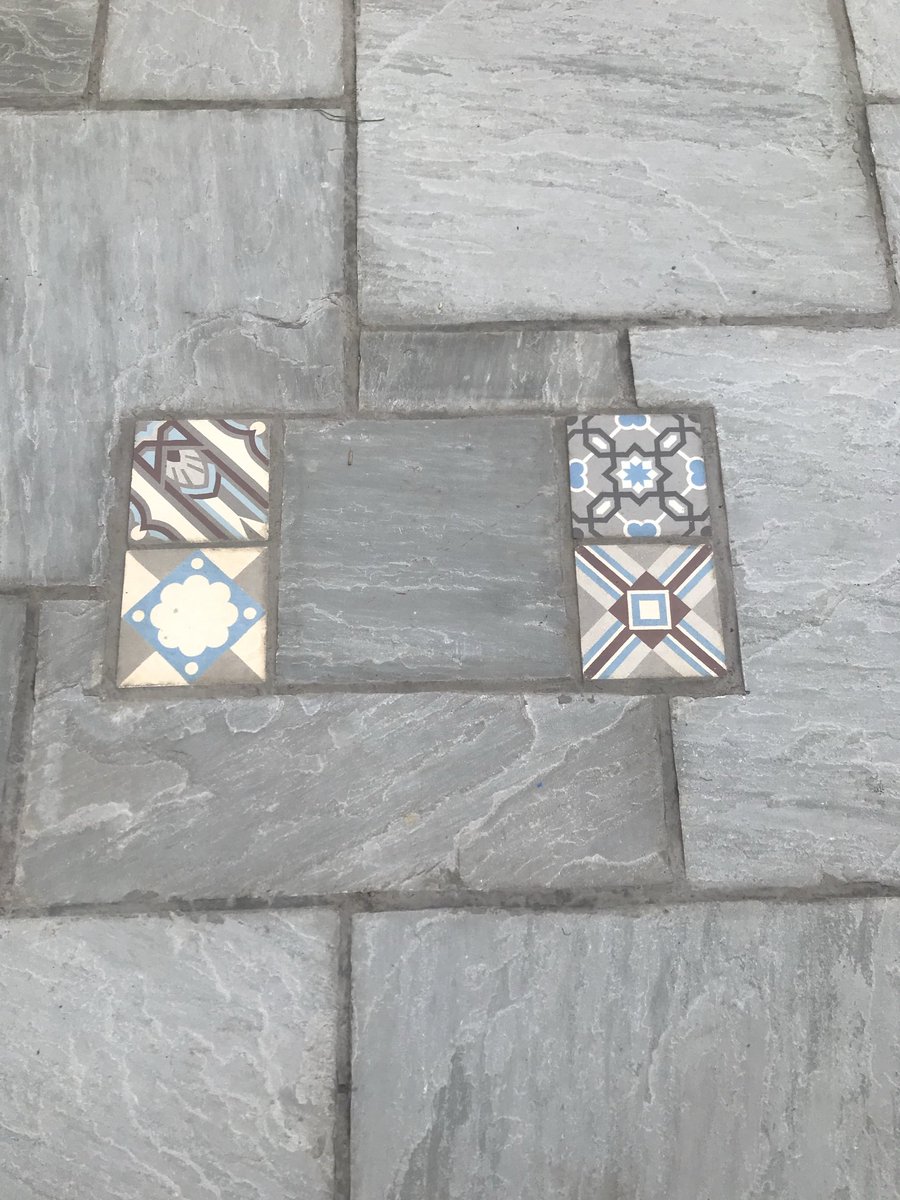 janeloxley's tweet image. Completed southerly rear #garden with smoke white decking thanks to ⁦@CEDStoneGroup⁩ and Vicky Wirral branch. Also used recycled Indian Stone pavers and street market find French courtyard tiles #gardendesign #designplan #outdoorspace #outsideentertaining #Wilmslow design