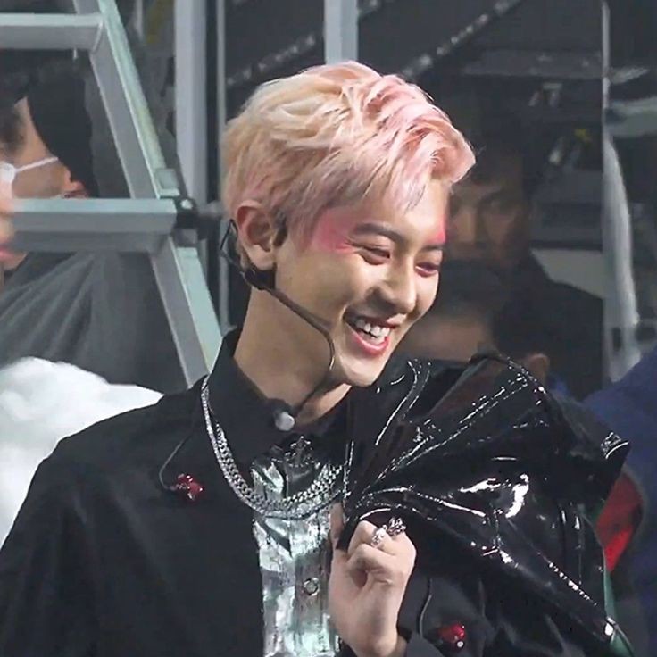exueggs's tweet photo. Happiest birthday babe❤️😚
#HappyVirus #HappyChanyeolDay https://t.co/ONuESDWrVX