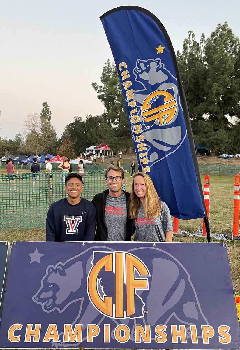 ViewpointXC's tweet photo. Ready for State! 
Boys race at 10:30, Girls race at 12:00. 

#wegetto #noexcuses #runfastnlthalffast #legacy https://t.co/ATqlMHxlyj