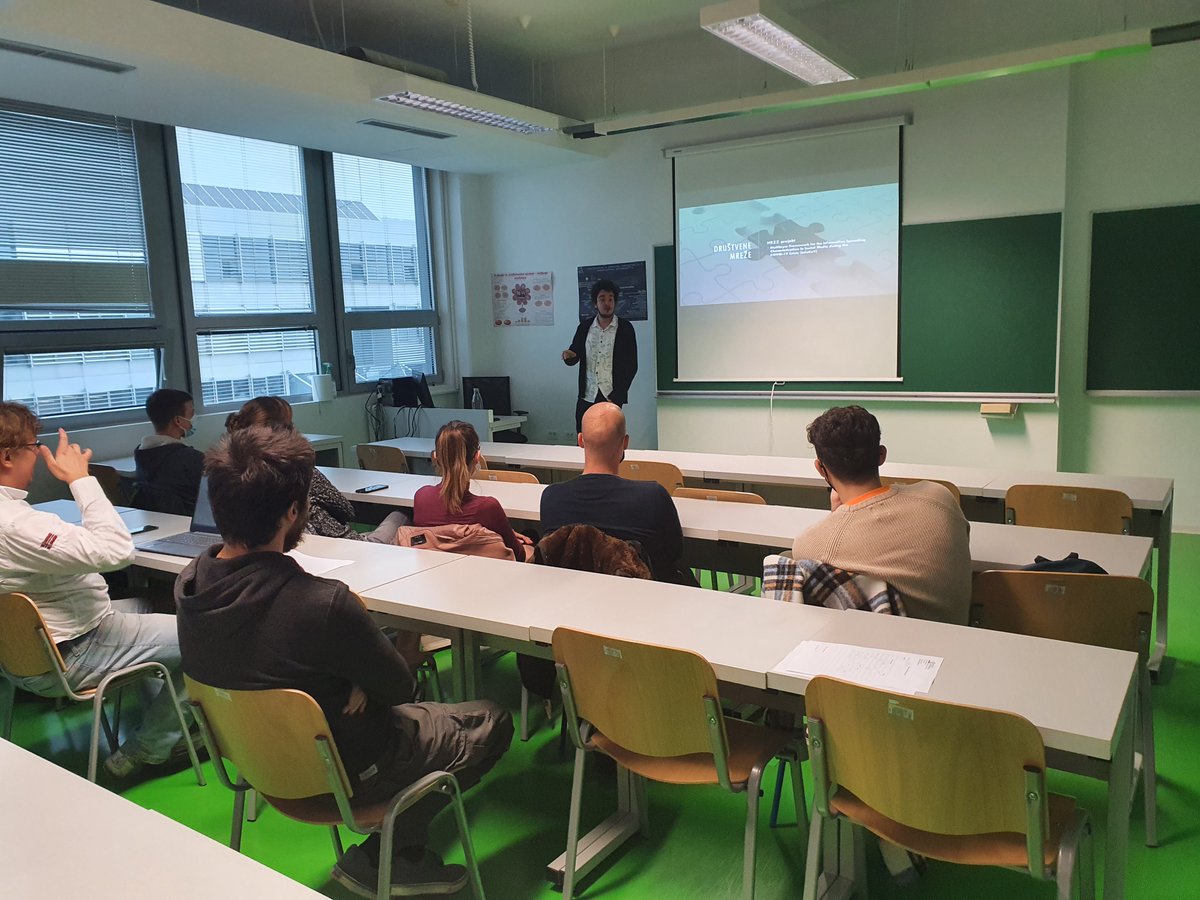 Milan Petrović prezentirao je svoj dio istraživanja na <a href="/hrzz_science/">Croatian Science Foundation</a>  projektu InfoCoV u okviru Research Class predavanja na Odjelu za informatiku. Tema predavanja bila je "Social network analysis". 
#research #socialnetworks #covid19 #hrzz
