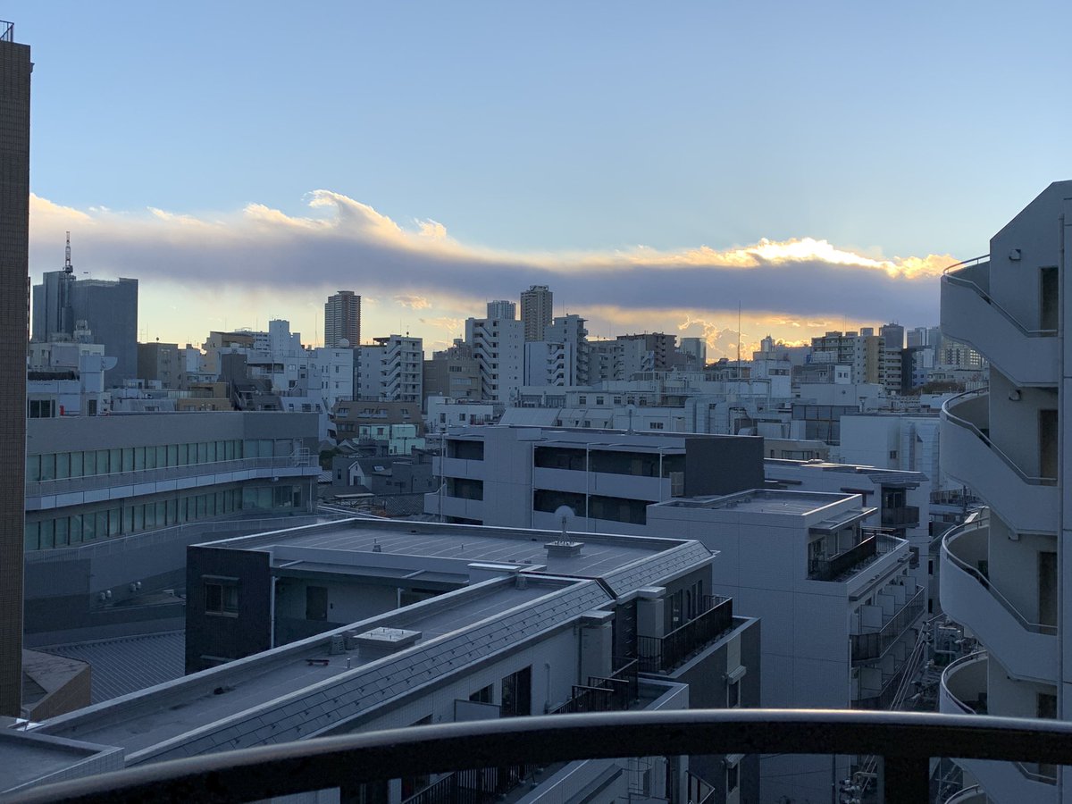 ExRing2021's tweet photo. 竜って、こう見えるのかな、と実感した瞬間^_^
#ネバーエンディングストーリー https://t.co/dK5rwdQyTs
