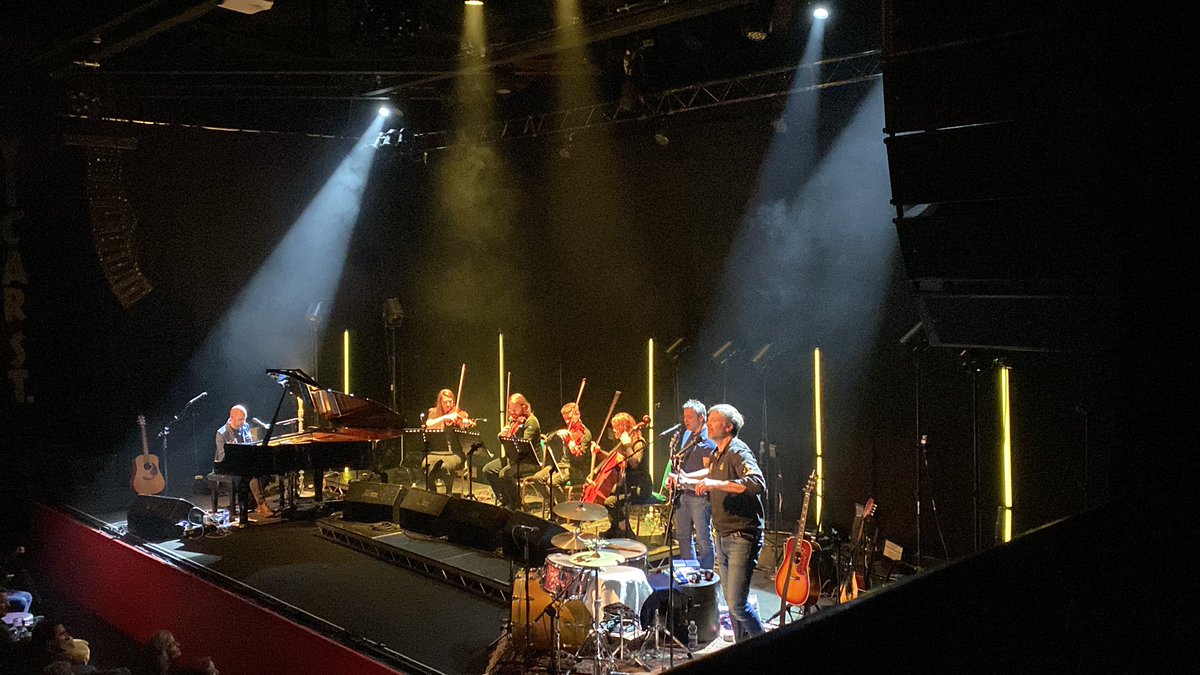 supplanterjem's tweet photo. @Vicar_Street with @BellX1 last night. It felt so good to be back. https://t.co/XstBcRbBur