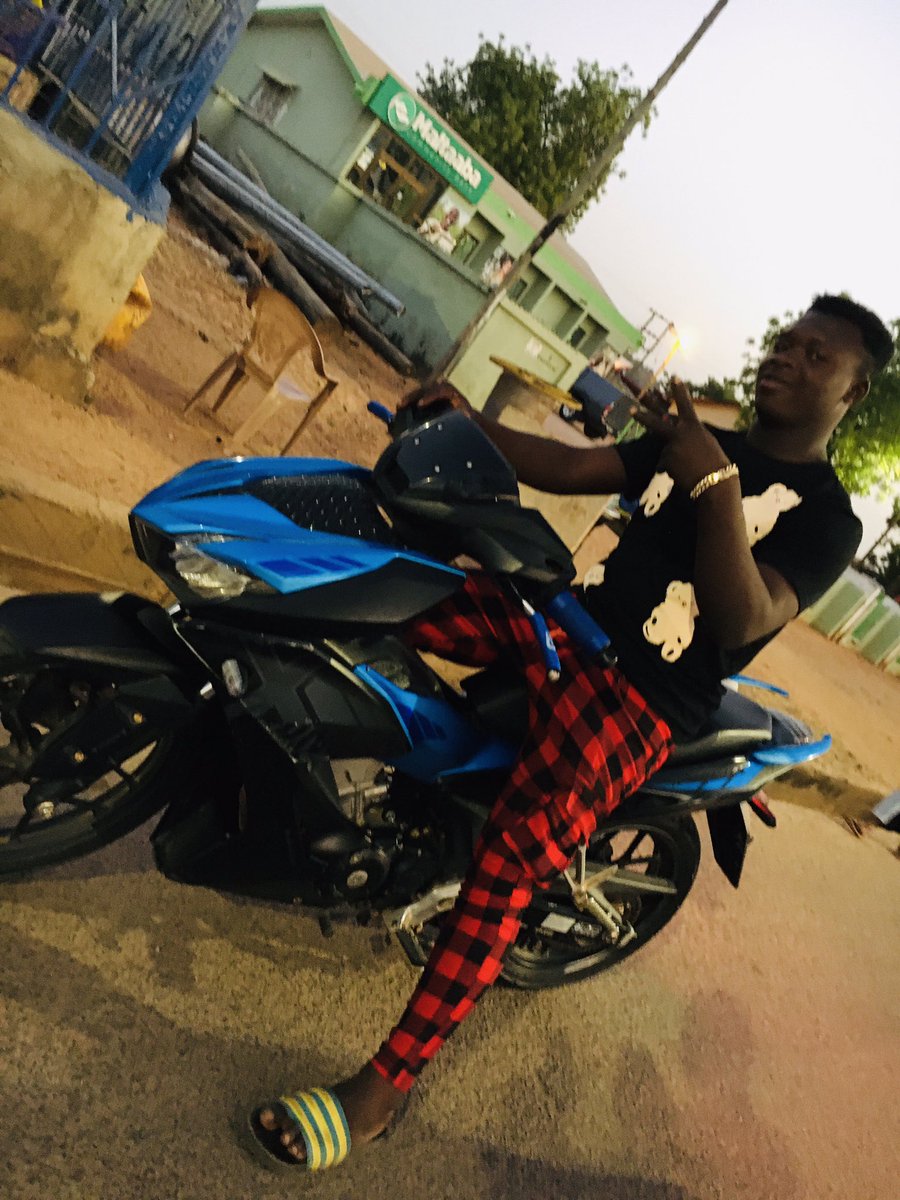 LordBen21's tweet photo. Just got my new toy 🏍 https://t.co/eSVMJDTh3r